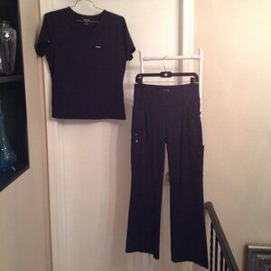 EUC Jaanuu Scrubs Set Pull On Style Pants Shirt Top True Navy Blue L
